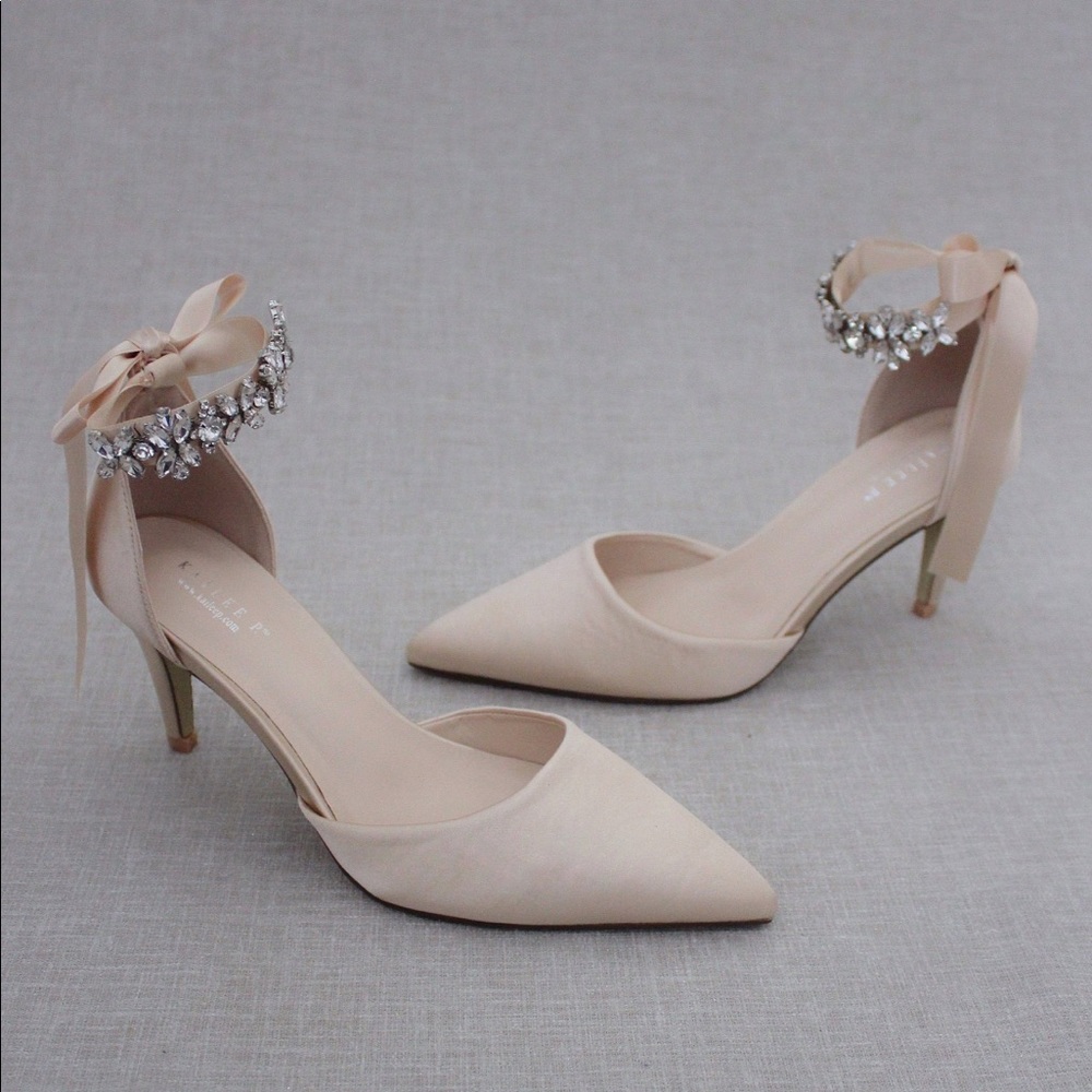 Kailee P. Handmade satin heels. - Picture 3 of 4